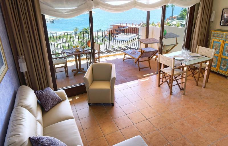 Idyll Suites - Adults Only - image 12