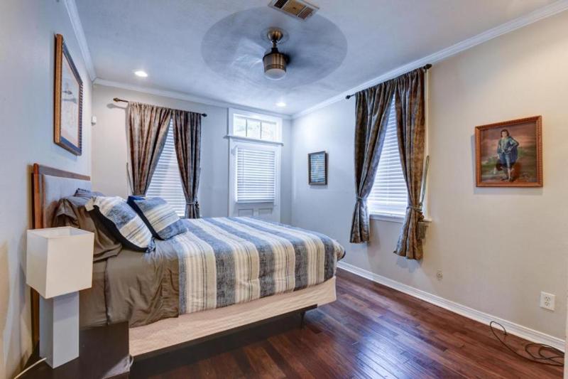 Studio - French Quarter's edge - image 3