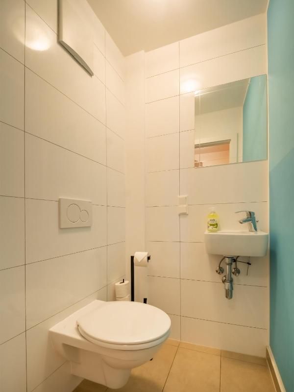 Balcony Apartment for 4 near Naschmarkt & Kettenbrückengasse U4 Metro - image 4