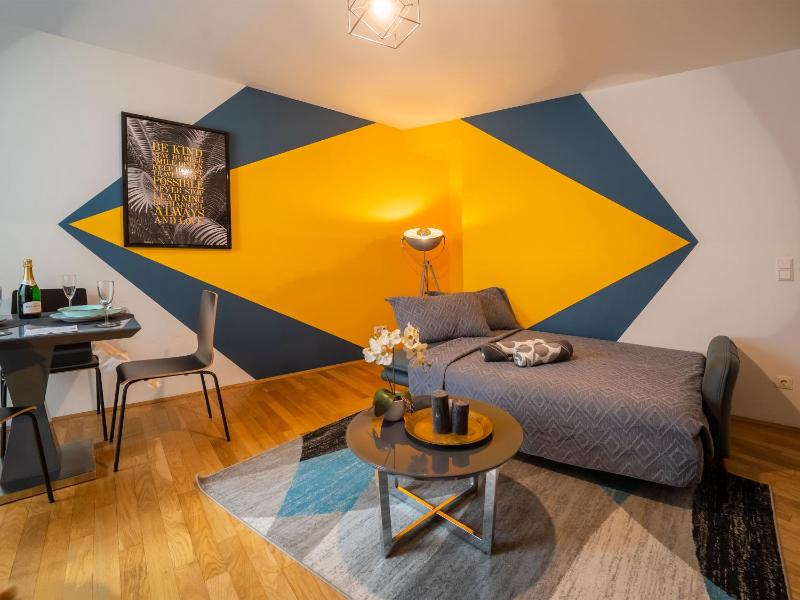 Balcony Apartment for 4 near Naschmarkt & Kettenbrückengasse U4 Metro - image 11