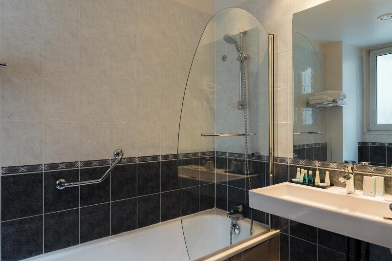 Hotel Saint Cyr Etoile - image 13