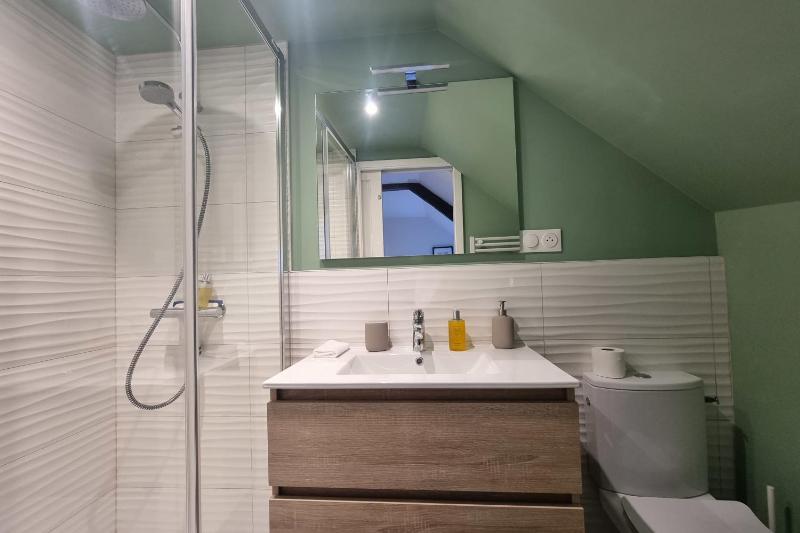 Le Bois Bleu 3rd Floor Elegance & Comfort in the Heart of Honfleur - image 8