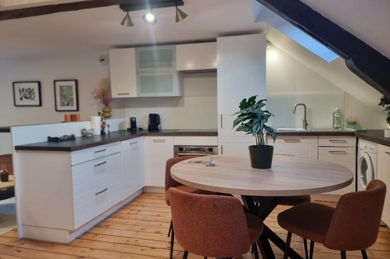 Le Bois Bleu 3rd Floor Elegance & Comfort in the Heart of Honfleur - image 5