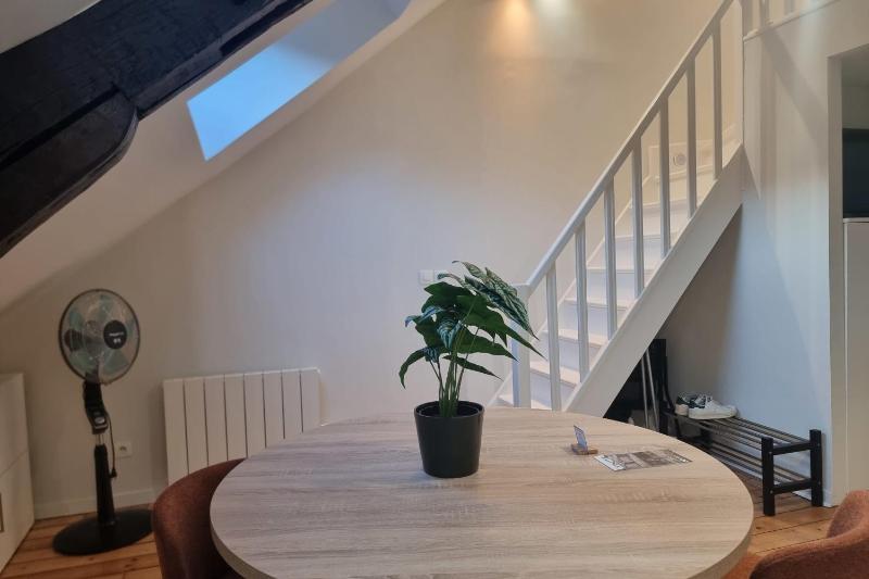 Le Bois Bleu 3rd Floor Elegance & Comfort in the Heart of Honfleur - image 13