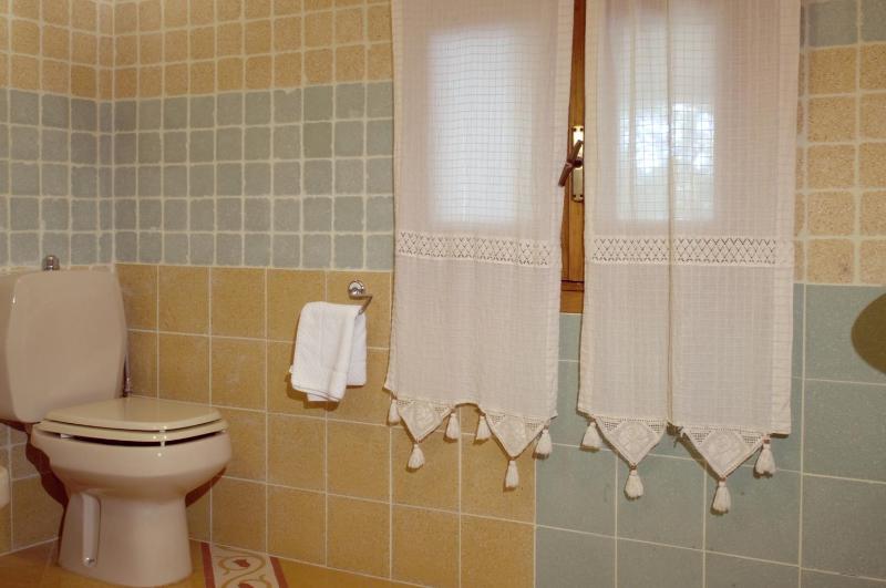 Quadruple Room image 4