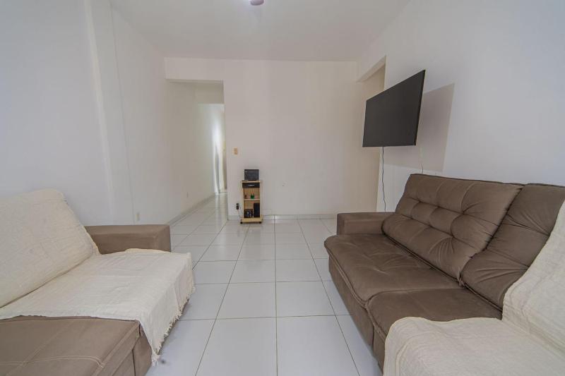 Apartamento com Ar Condicionado a 100 m da Praia - image 13