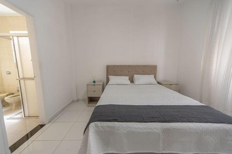 Apartamento com Ar Condicionado a 100 m da Praia - image 12