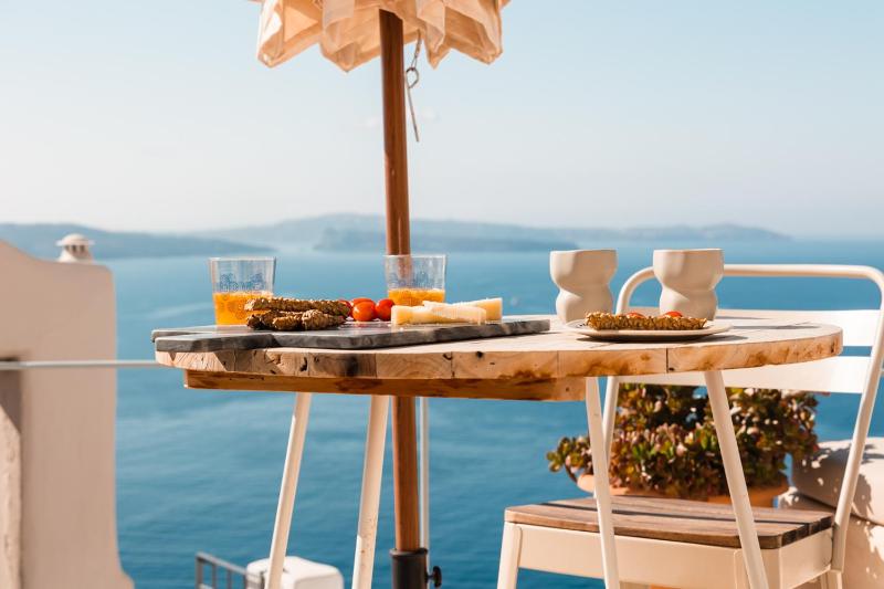 Old Oia Houses - image 15