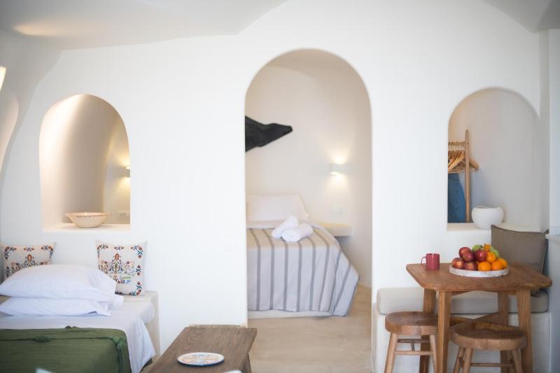 Old Oia Houses - image 34