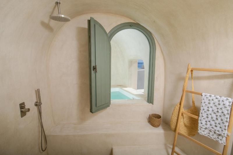 Old Oia Houses - image 28