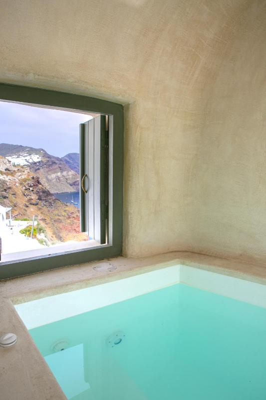 Old Oia Houses - image 22