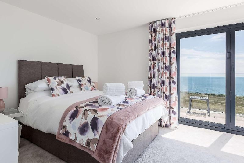 Beachcliff - On the Seafront with Two Balconies - image 29