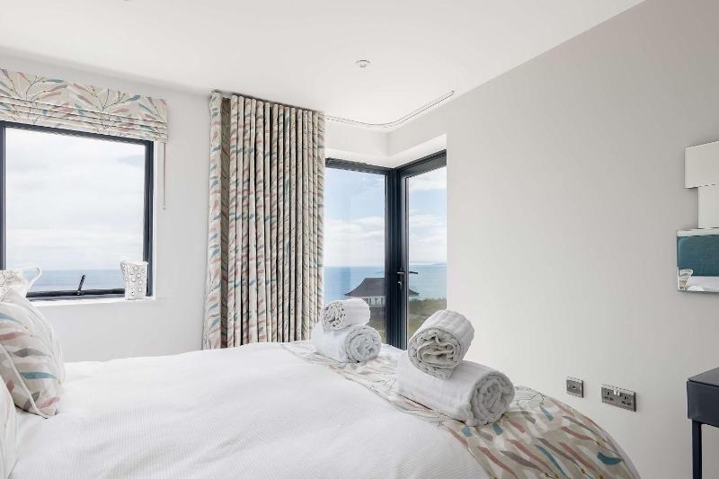 Beachcliff - On the Seafront with Two Balconies - image 26