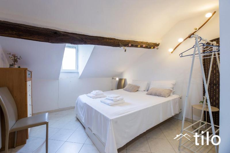 Beach 4M|1BR| A/C| Wi Fi by Tilo - image 16
