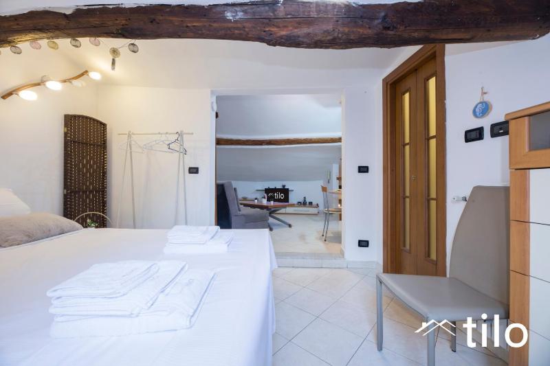 Beach 4M|1BR| A/C| Wi Fi by Tilo - image 13