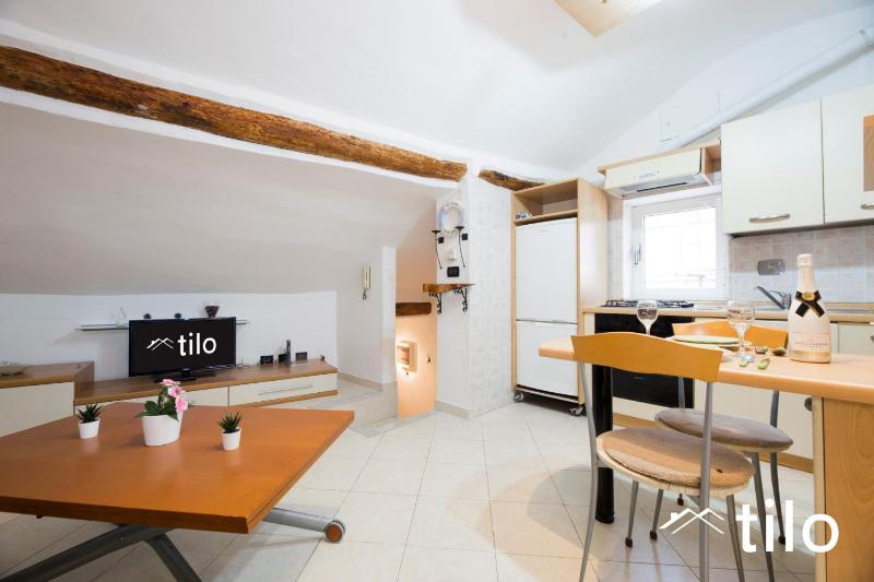 Beach 4M|1BR| A/C| Wi Fi by Tilo - image 21