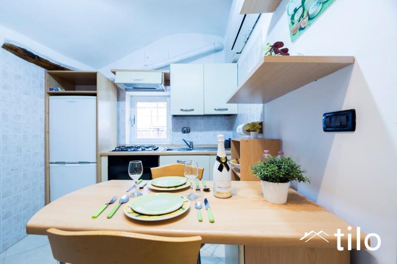Beach 4M|1BR| A/C| Wi Fi by Tilo - image 6