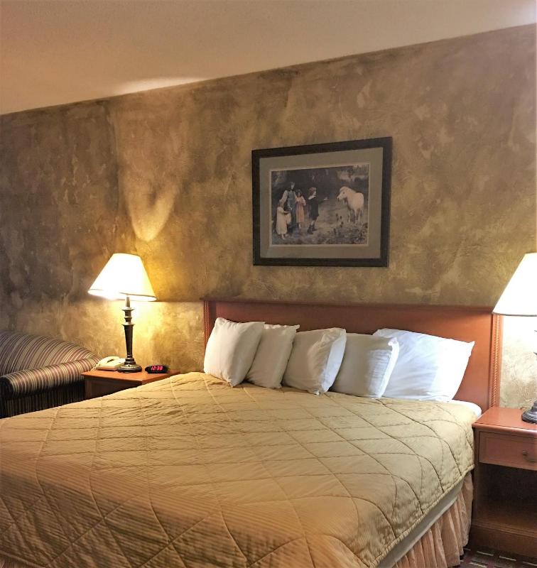 King Room image 4