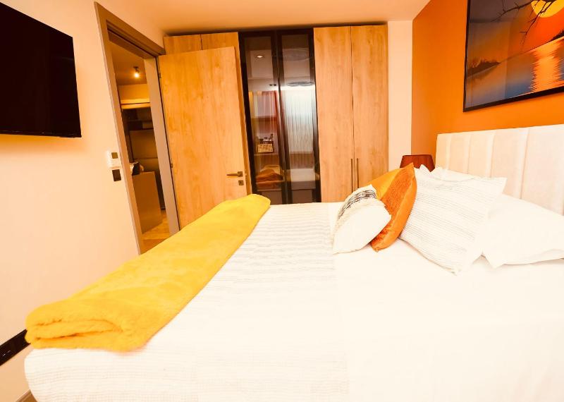The Diamond In City by Vista Views-1 bed room - image 3