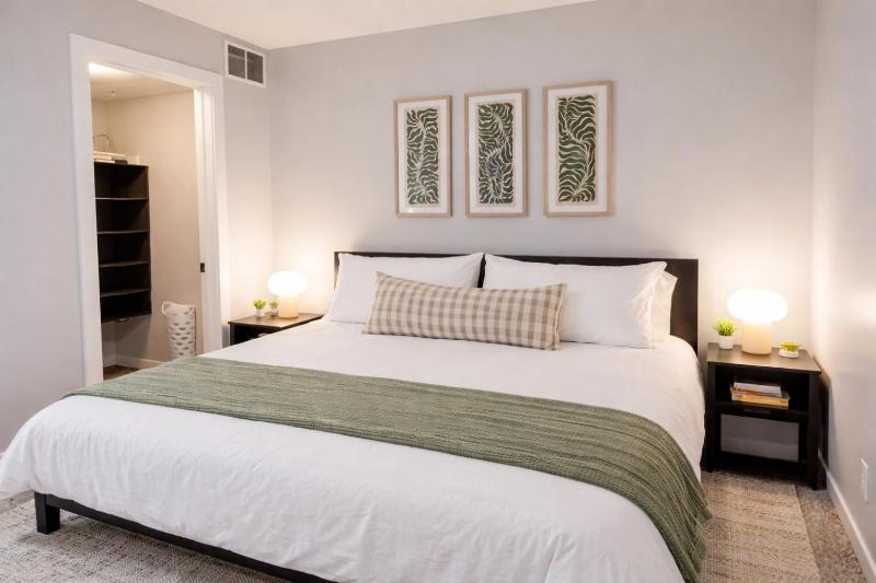 Stylish 1-Bedroom Stay Near Downtown SLC - image 9