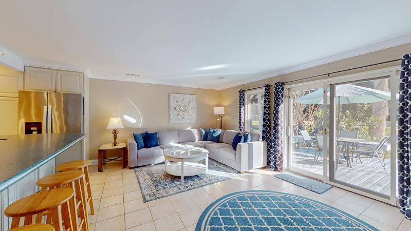 729 Queens Grant - image 1
