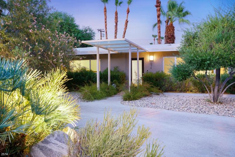 Sunny Lands Vacation Home - image 25