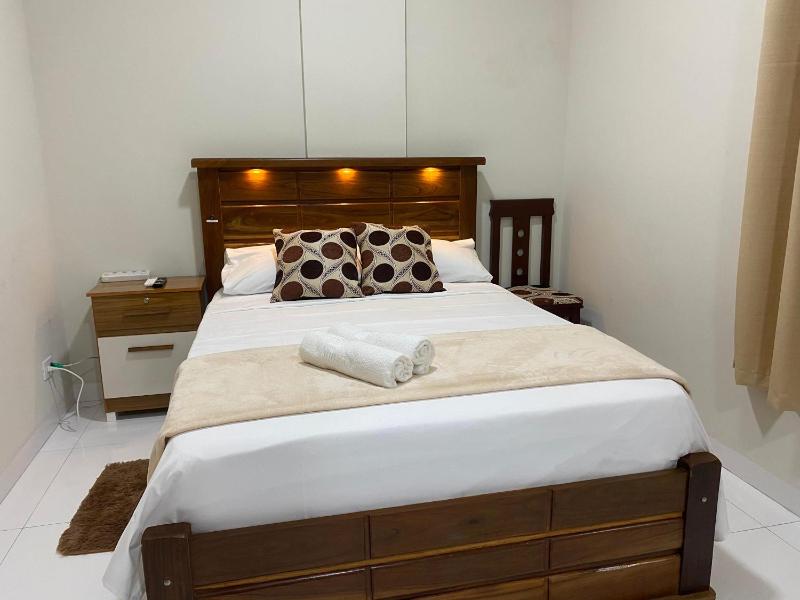 Elegante Departamento Céntrico con Piscina Terraza y Seguridad 24 7 - image 3