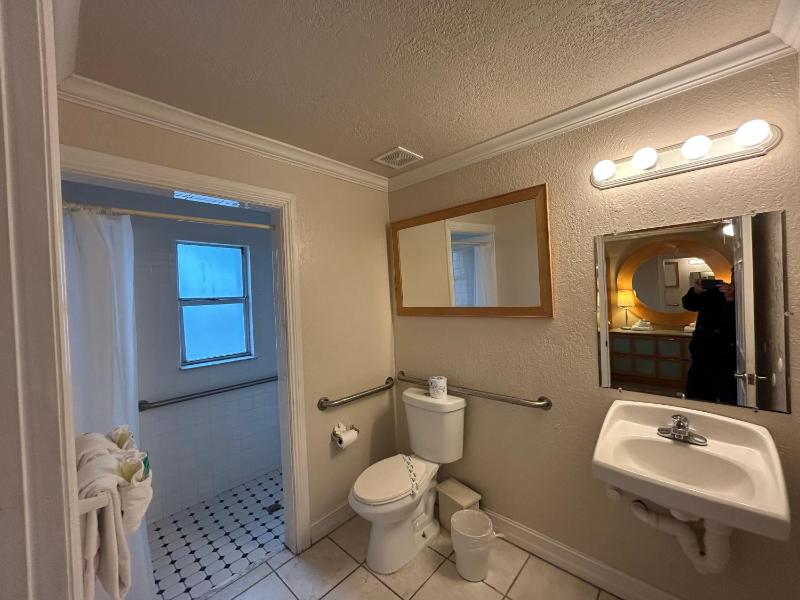 Sea Vista Motel - image 47