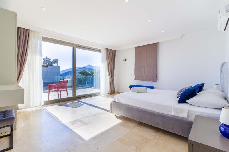 Villa Gunes - image 34