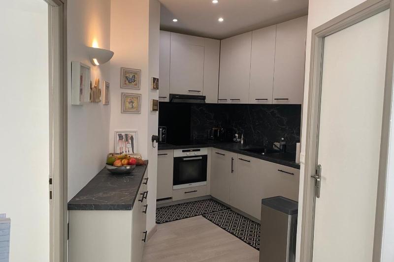 Cozystay 1825 Luxury Duplex on Rue dAntibes - image 11