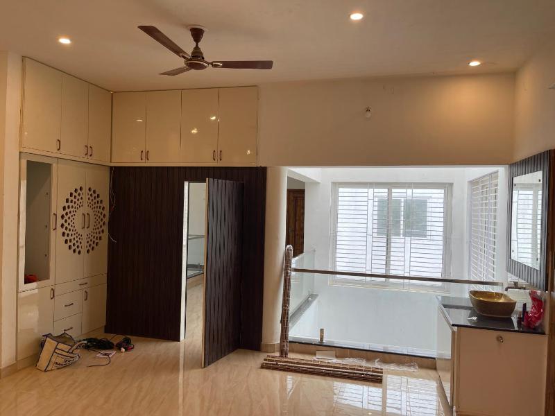 Santhosh Villa Near Langval Mall - image 12