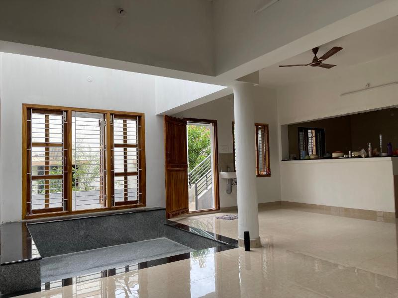 Santhosh Villa Near Langval Mall - image 6