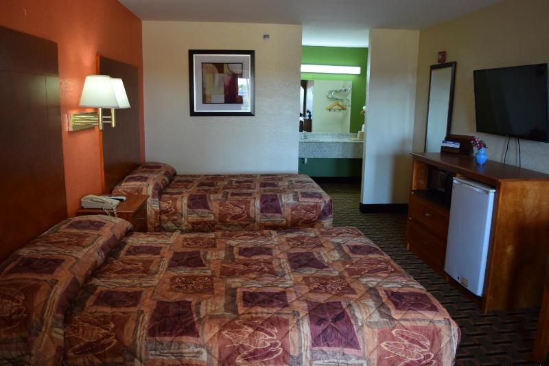 Double Room with Two Double Beds image 2