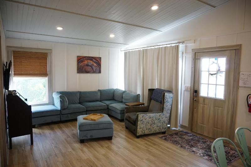 Anna Maria Island Tree House Pet Friendly! - image 24