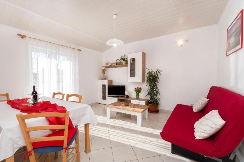 Apartments Skriveni Dvori - image 12