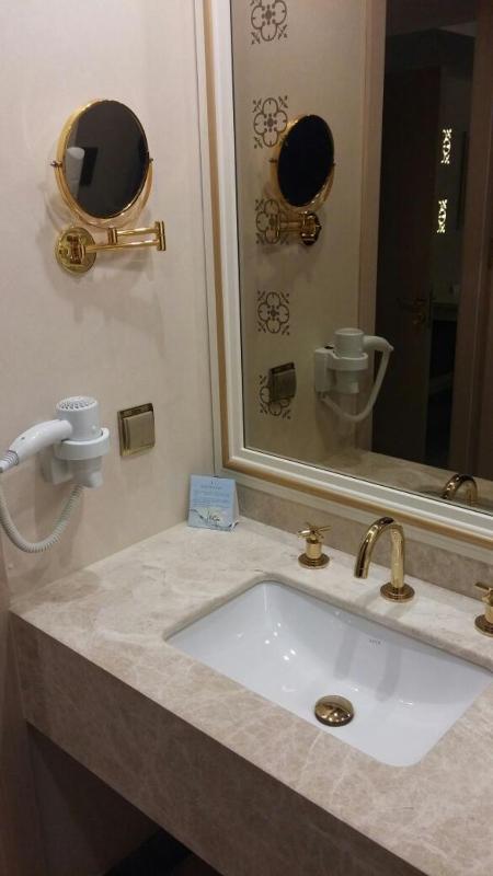 Standard Suite image 3