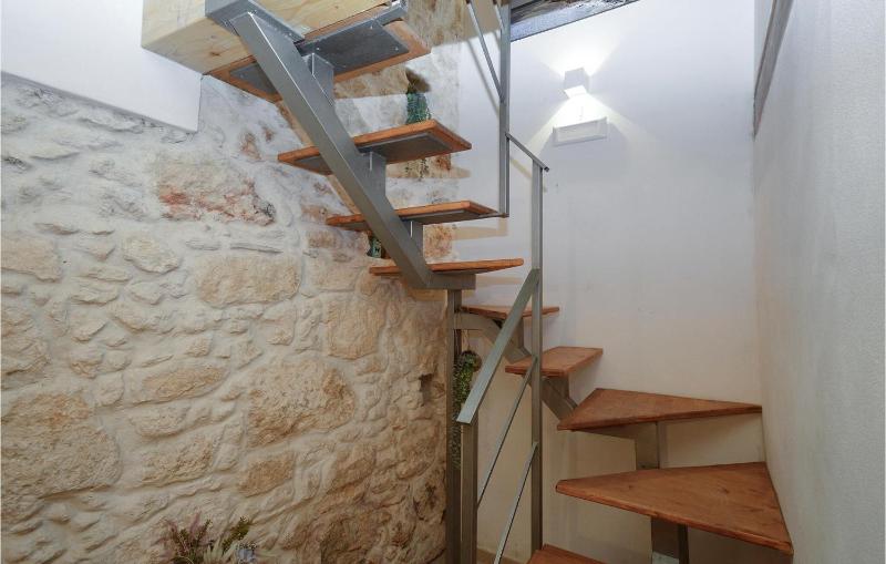 Stunning Home In Siracusa With Wifi - image 2