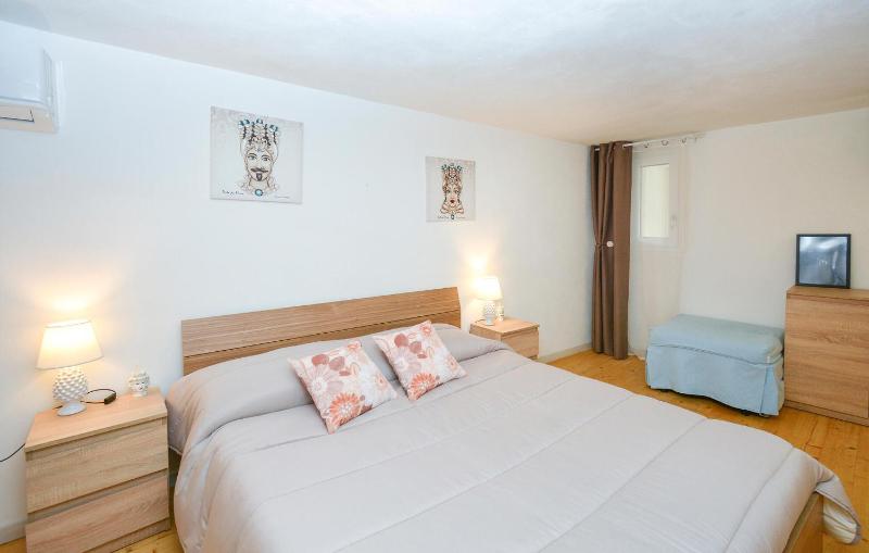 Stunning Home In Siracusa With Wifi - image 8