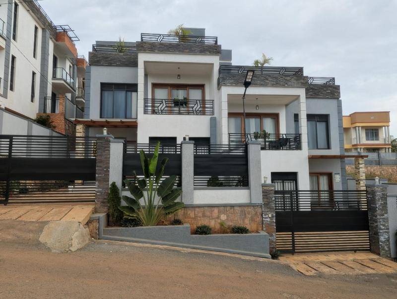 Rebero Luxe View - image 1