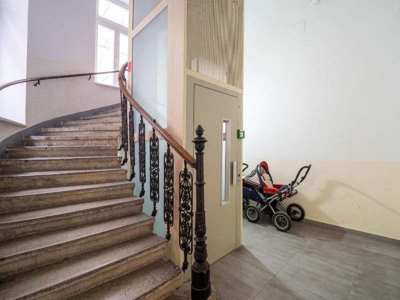 Stylish Vienna Apartment near U4 Metro & Naschmarkt - image 11