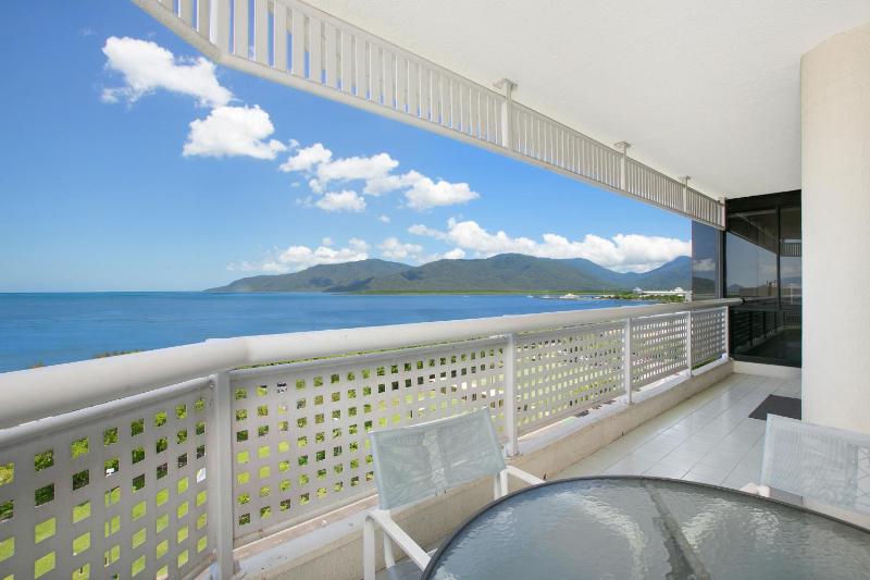 Cairns Ocean View Apartment - image 12