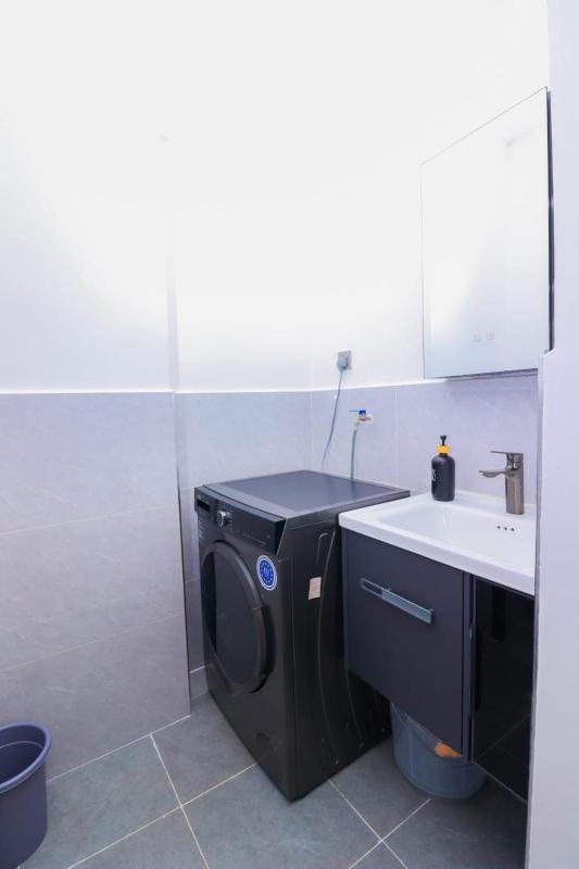 Chic 1BR in Marina Bay Westlands with rooftop pool annd gym - image 11