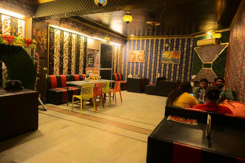 Divine Crest Inn Ayodhya - image 2
