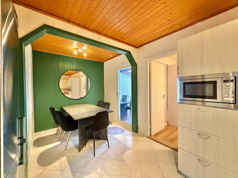 Workers House - 4 BR - 7 Beds - Near Volvo - Desks - image 13