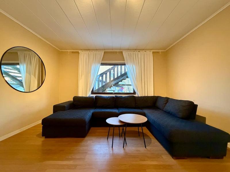 Workers House - 4 BR - 7 Beds - Near Volvo - Desks - image 10