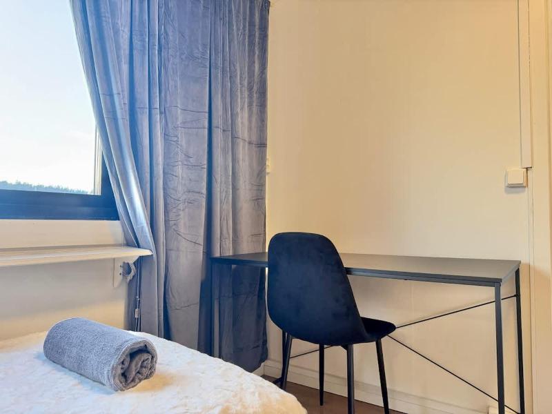 Workers House - 4 BR - 7 Beds - Near Volvo - Desks - image 16