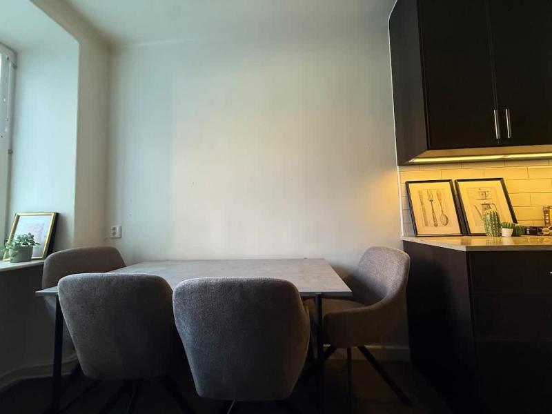 The Family Flat * 5 Beds * Central Gothenburg - image 3