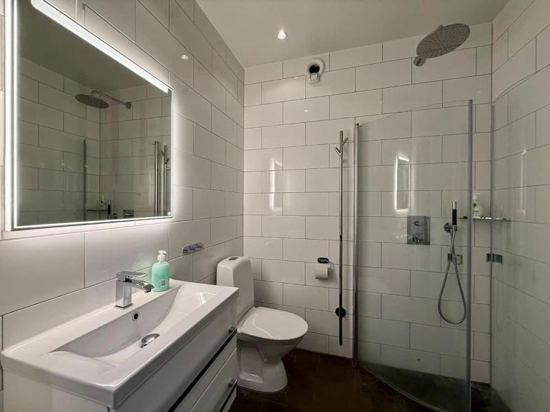 The Family Flat * 5 Beds * Central Gothenburg - image 11