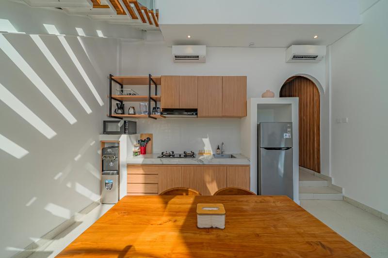 Garita - New Sleek 2BR Canggu Villa 10 Mins to Beach Life! - image 15