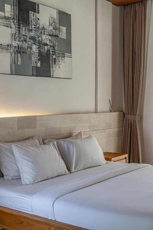 Garita - New Sleek 2BR Canggu Villa 10 Mins to Beach Life! - image 21